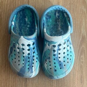 Source Unknown Aqua and White Kids Water Shoes